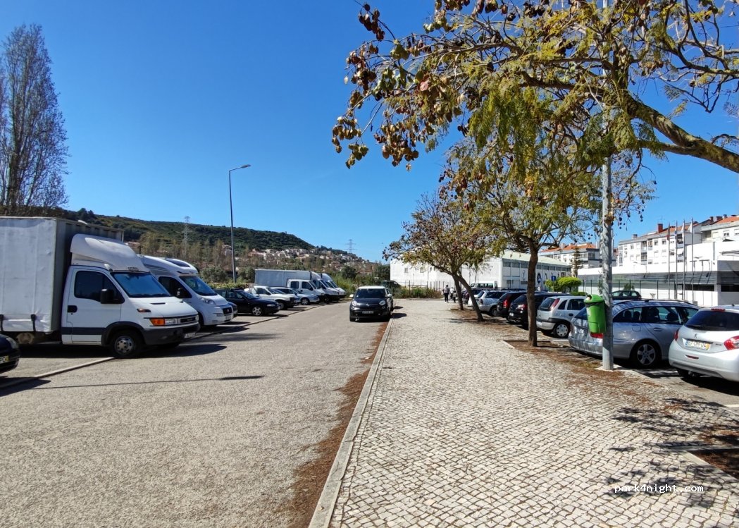 (2675-369) Odivelas - 18 Rua Augusto Alexandre Jorge — foto