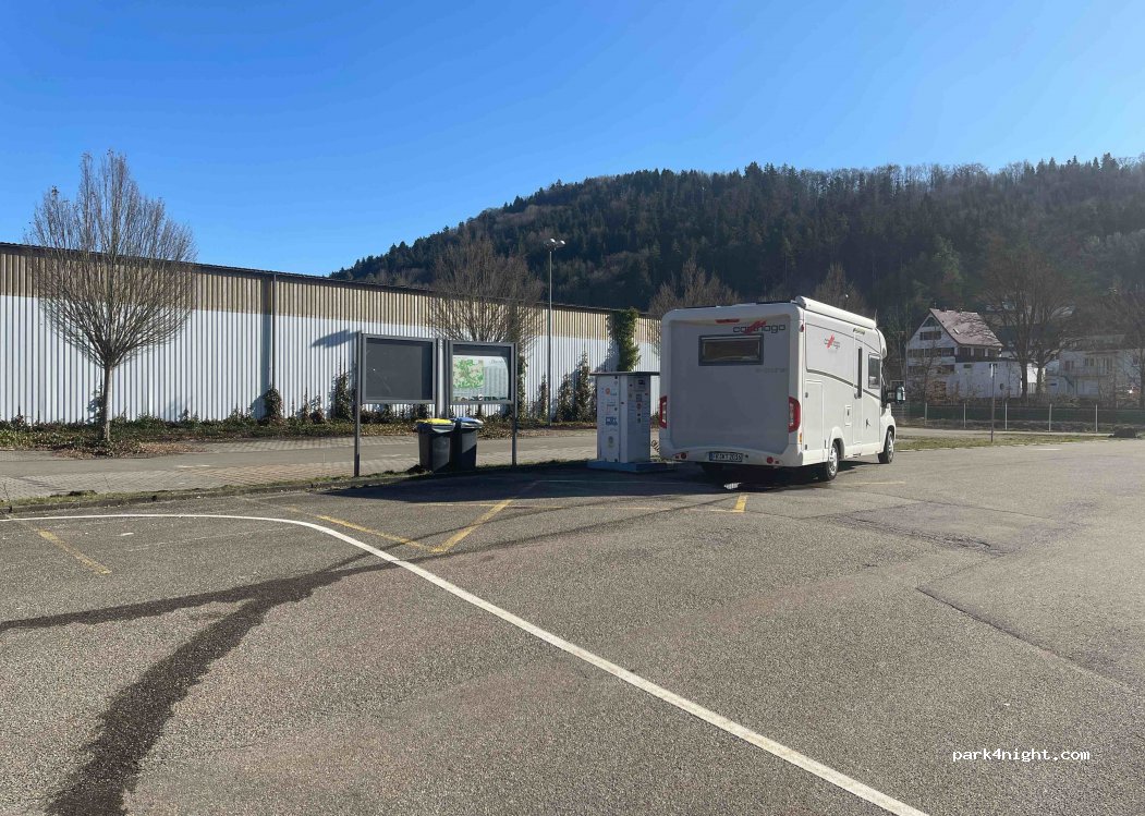 Wohnmobilstellplatz an der Neckarhalle in Oberndorf am Neckar — foto