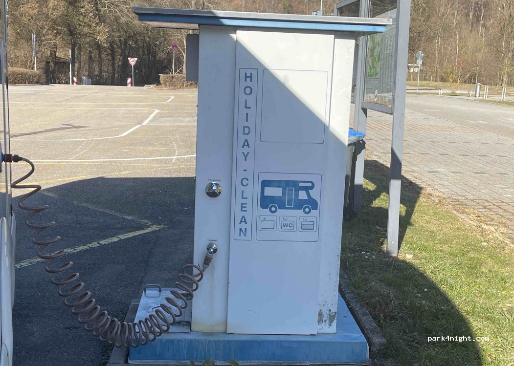 Wohnmobilstellplatz an der Neckarhalle in Oberndorf am Neckar — foto 3