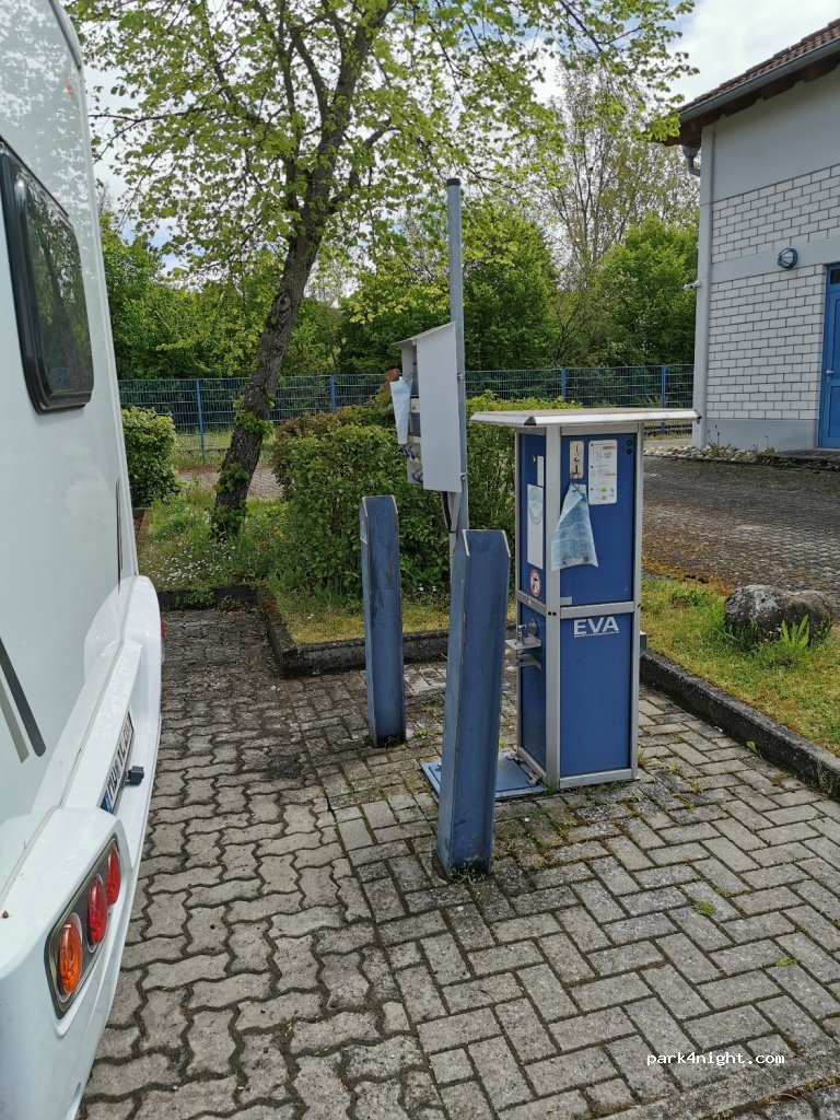 Wohnmobilstellplatz am Bahnhof in Glan-Münchweiler — foto 3