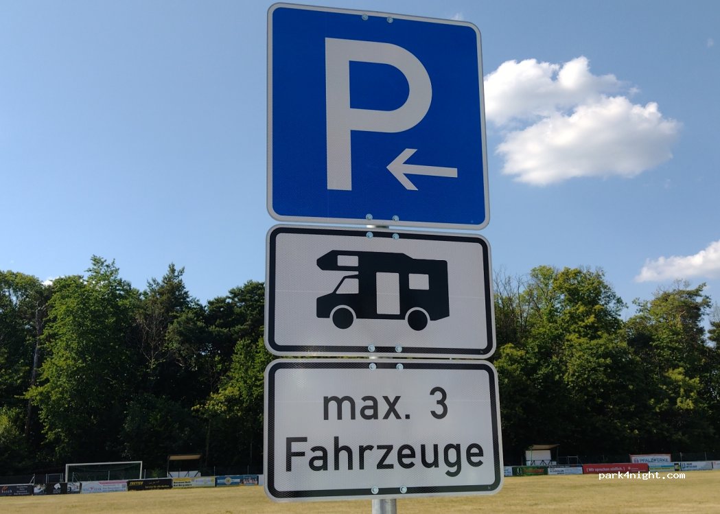 Wohnmobilstellplatz an den Sportanlagen in Dörrenbach — foto 3