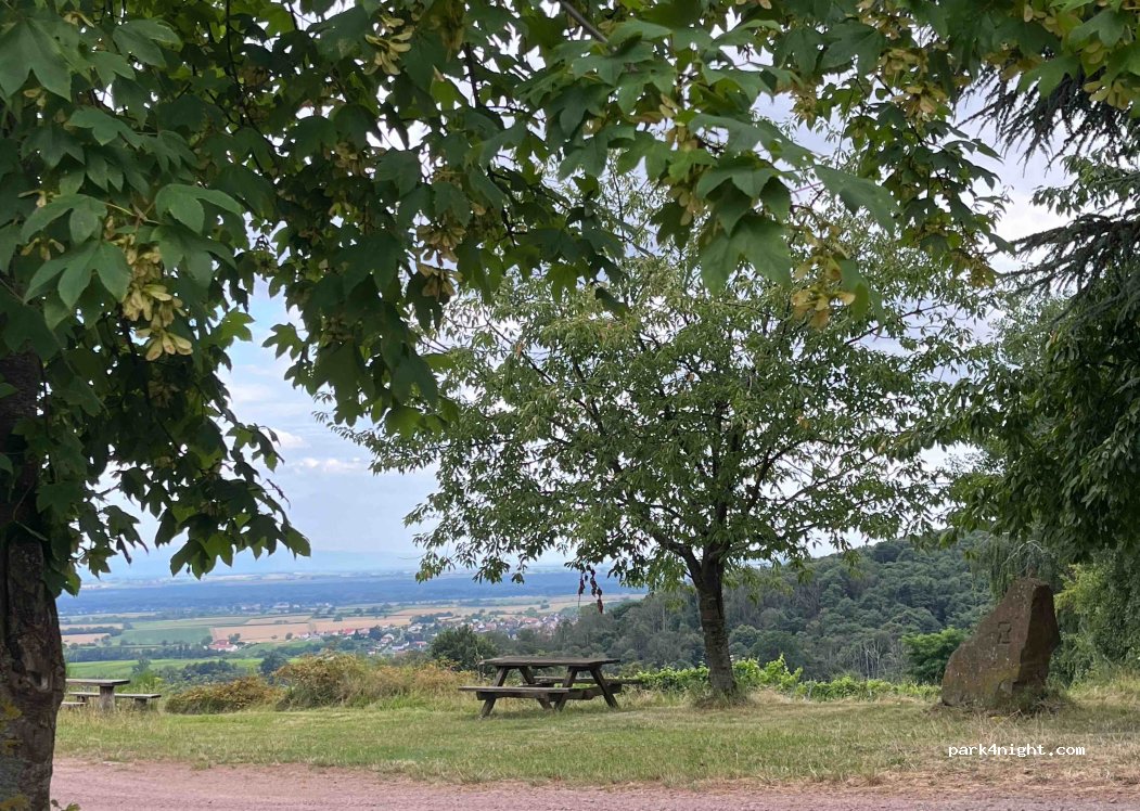 Wohnmobilstellplatz an den Sportanlagen in Dörrenbach — foto 4