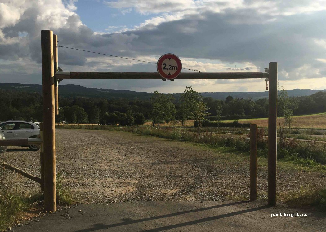 (63410) Charbonnières-les-Vieilles - Les Quatre Chemins — foto 3
