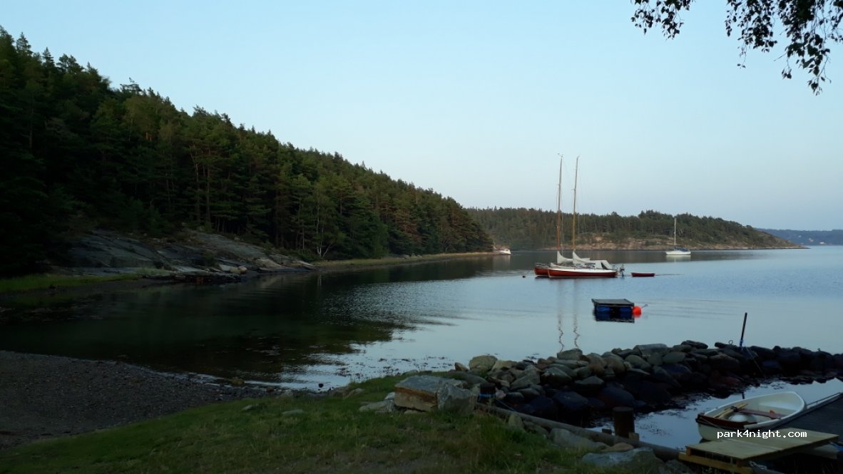 (451 96) Uddevalla - 6 Kompassviksvägen — foto