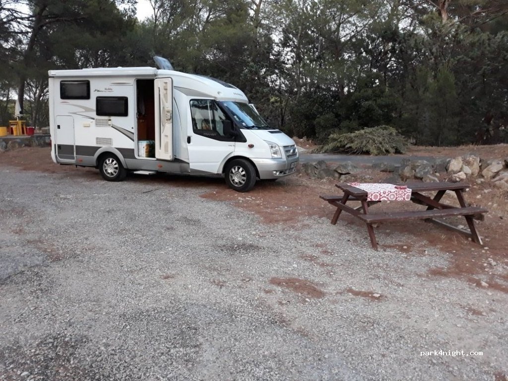 (13410) Lambesc - 50 Chemin de Cabrières — foto