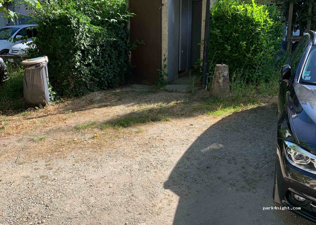 (12130) Saint-Geniez-d'Olt - 175 D2 — foto 3