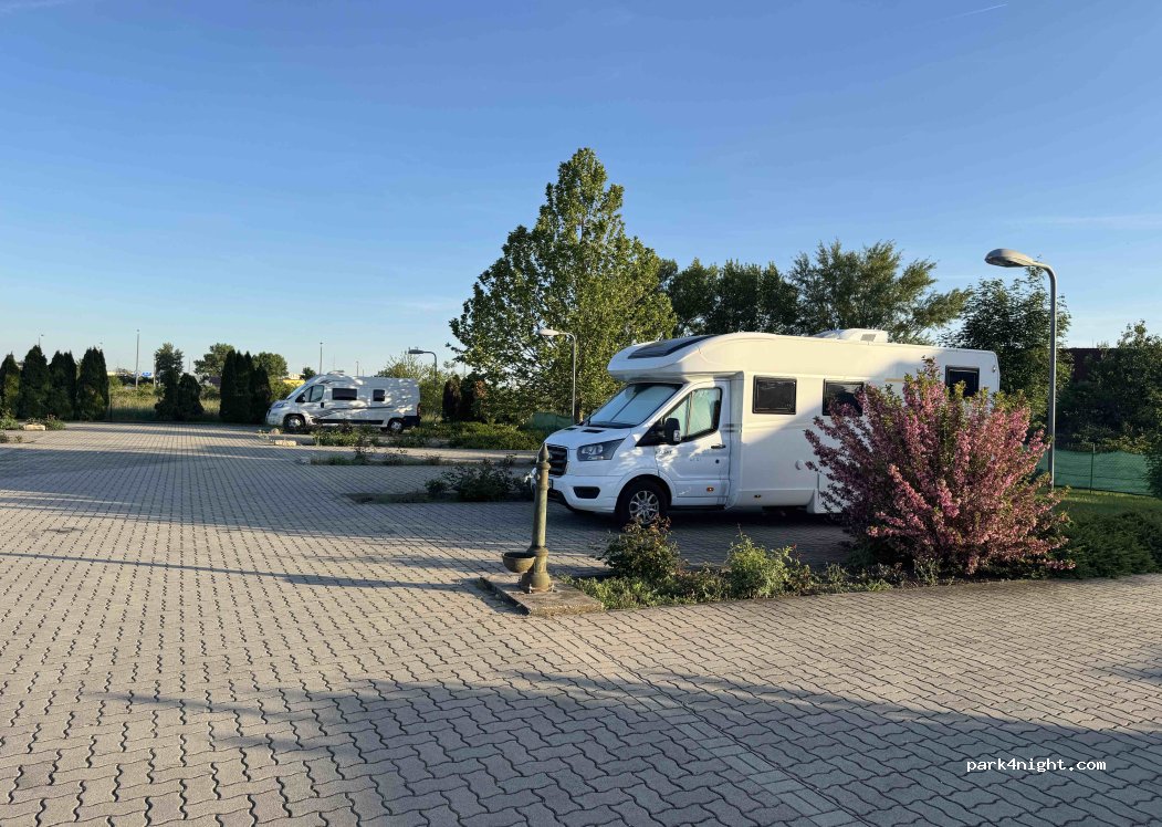 (9222) Hegyeshalom - Unnamed Road — foto 2