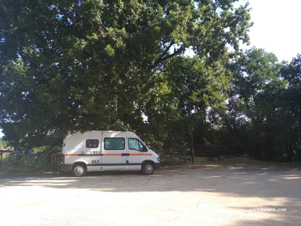 (24170) Cladech - Unnamed Road — foto