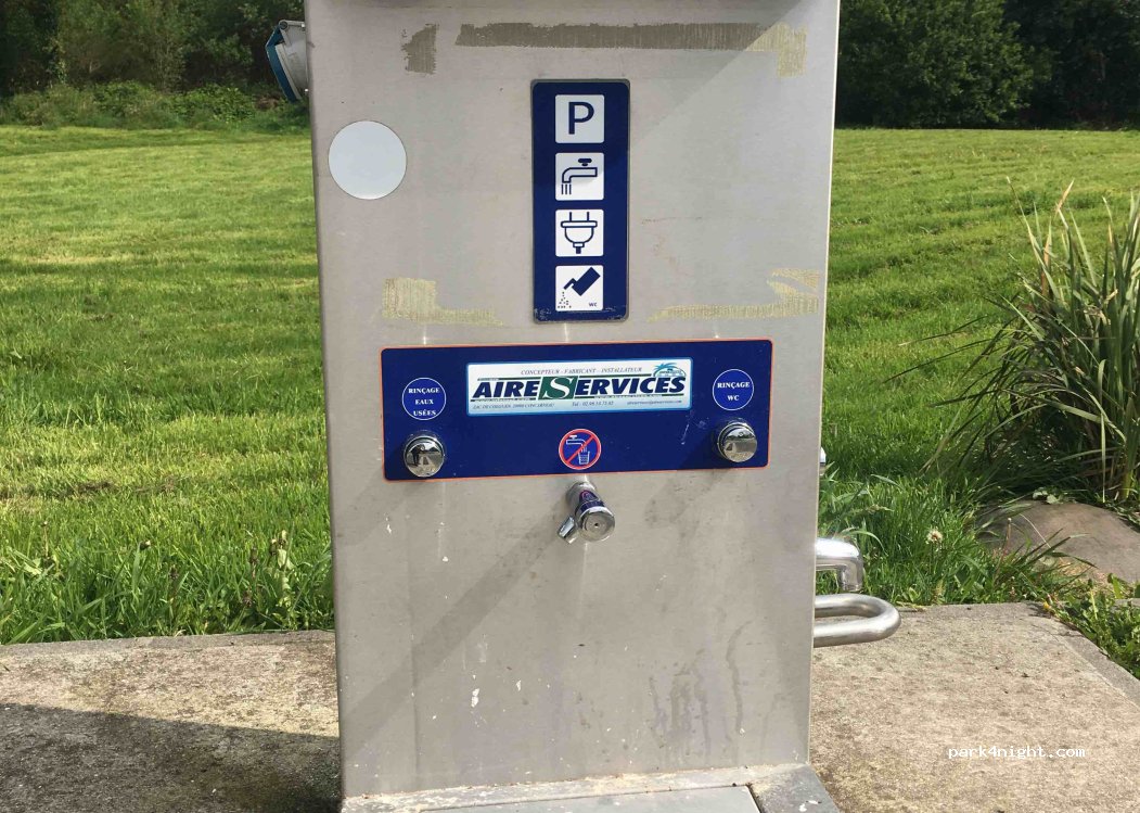 Aire de camping-cars Berrien — foto 2