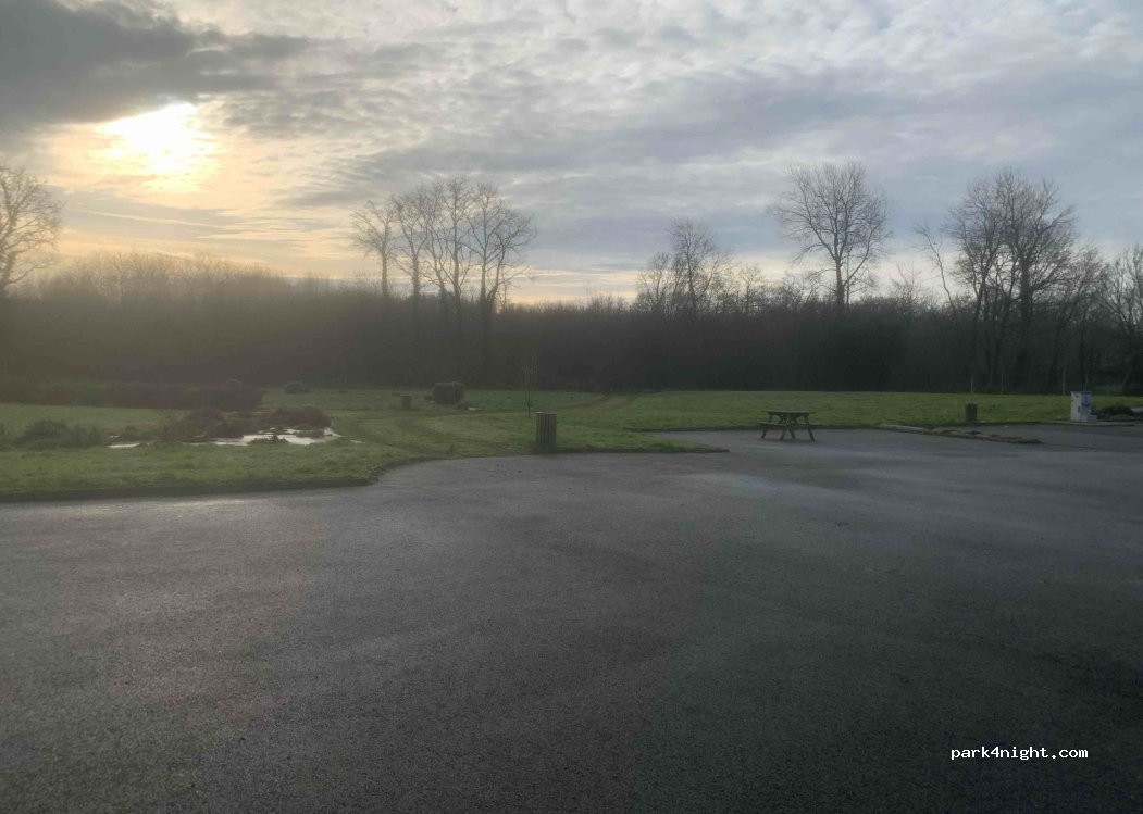 Aire de camping-cars Berrien — foto 5