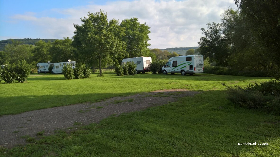 Stellplatz An den Pappeln — foto