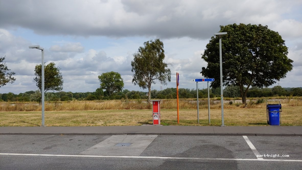 (7300) Saint-Ghislain - E19 — foto