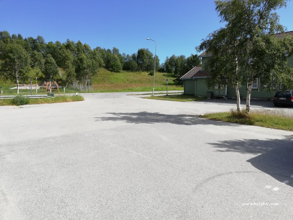 (7374) Røros - 11 Strømmehagaen — foto