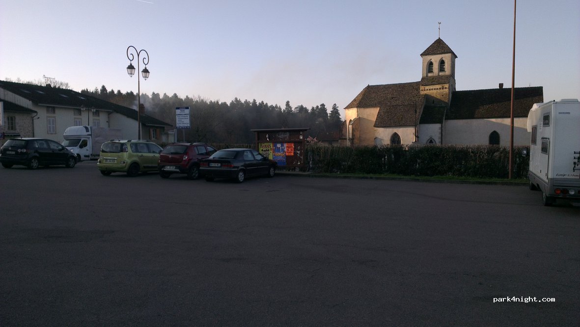 (71480) Joudes - Le Bourg — foto
