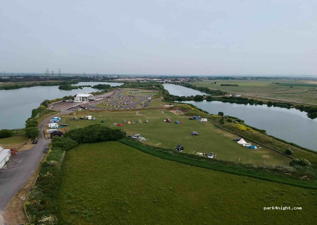 Herons Park Campsite — foto 2