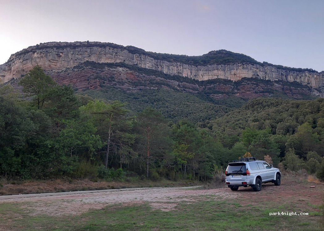 () Tavertet - Unnamed Road — foto