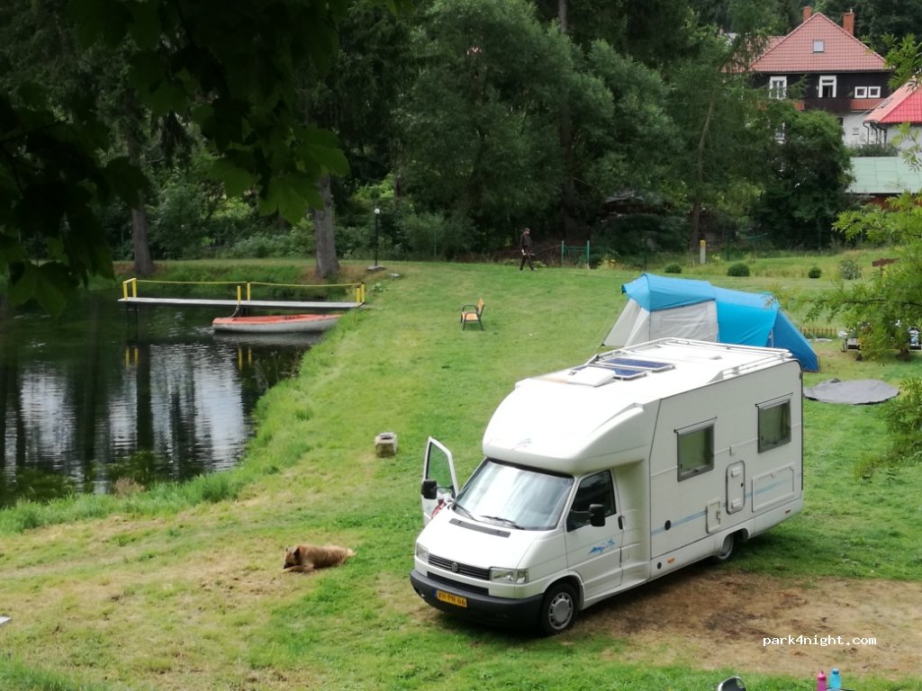 NAD ROZKOSZNYM STAWEM — foto 3