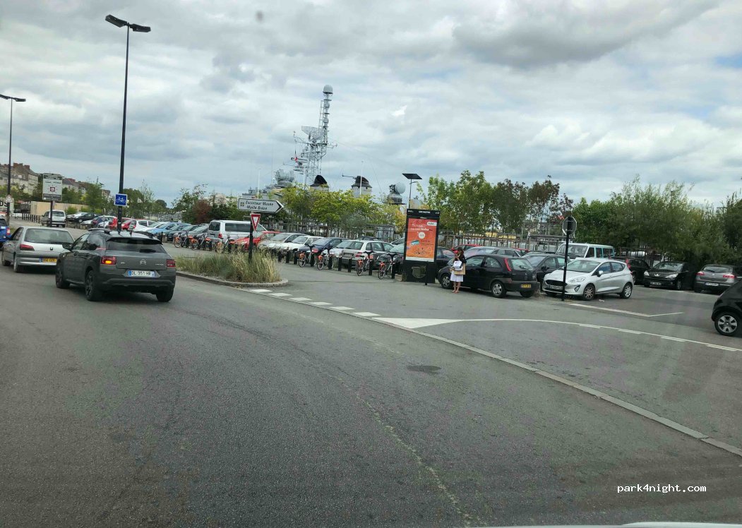 (44000) Nantes - 54 Quai de la Fosse — foto 2