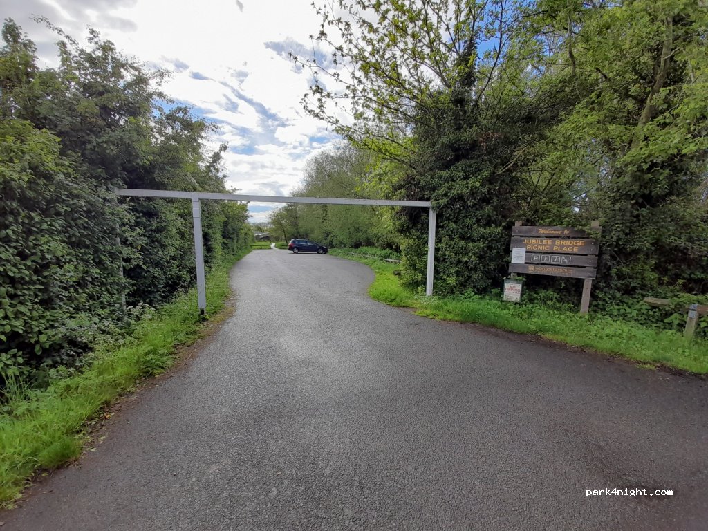 (WR10 3LZ) Pershore - Mill Bank — foto