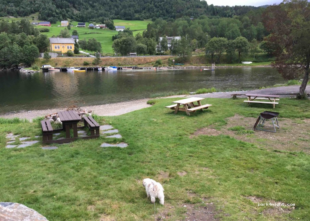 (5713)  - 7 Vasstrondvegen — foto