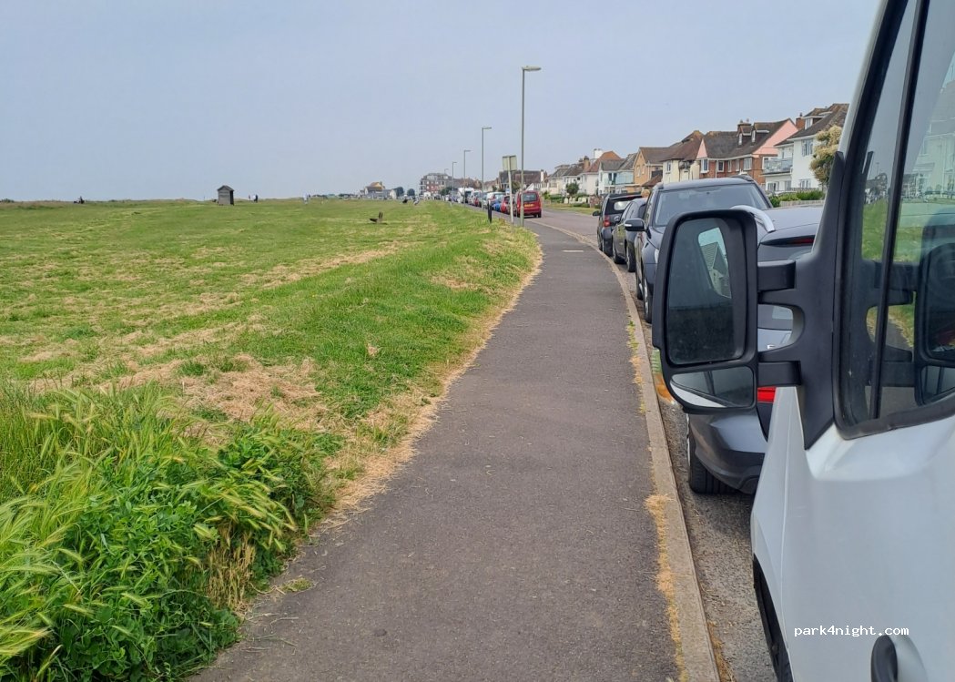 (BH25 7QJ) Barton on Sea - 24 Marine Drive West — foto