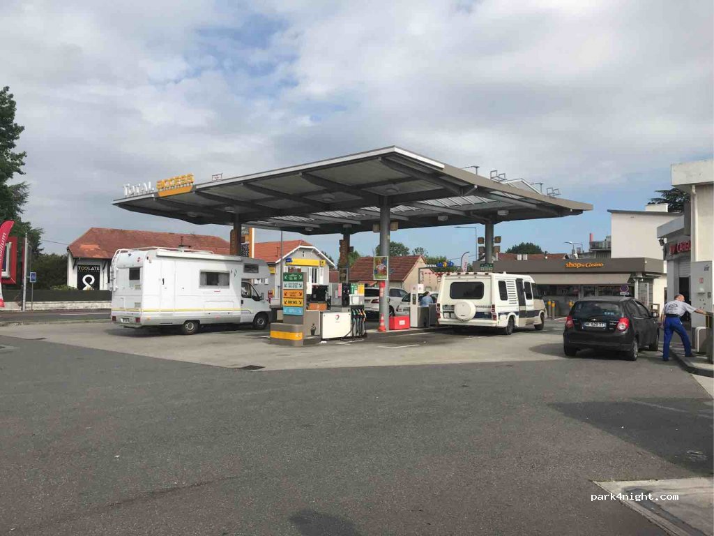 (64000) Pau - 208 Avenue Jean Mermoz — foto 2