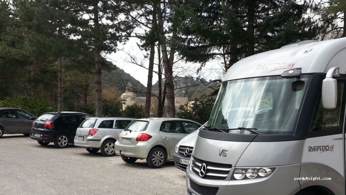 (84220) Gordes - D177 — foto 2