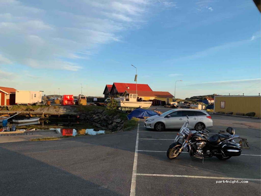 (475 53) Rörö - 4B Bynsvägen, Sörikringsvägen — foto
