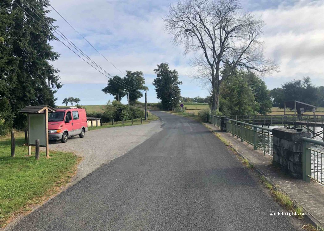 (87190) Magnac-Laval - Les Pouyades — foto 3