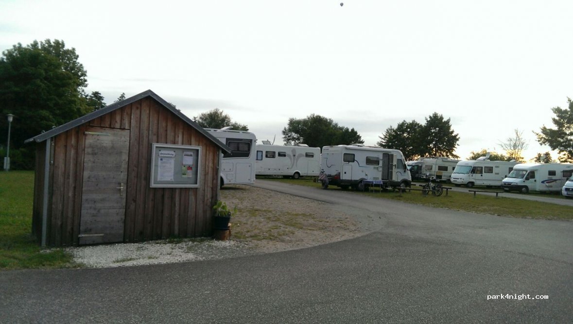 Wohnmobilstellplatz Schlungenhof — foto