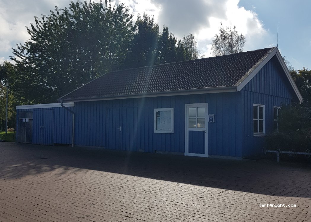 Wohnmobilstellplatz am Alten Hafen in Weener — foto 3