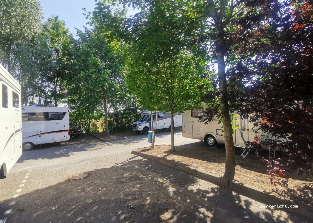 Wohnmobilstellplatz am Alten Hafen in Weener — foto 4