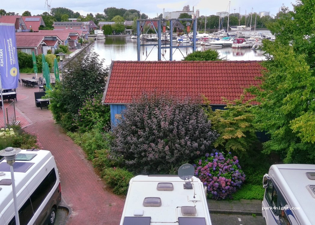Wohnmobilstellplatz am Alten Hafen in Weener — foto 5