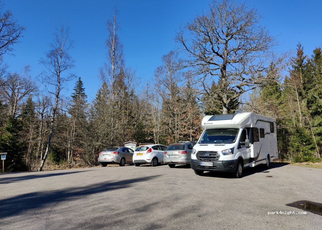 (468 32) Vargön - Unnamed Road — foto
