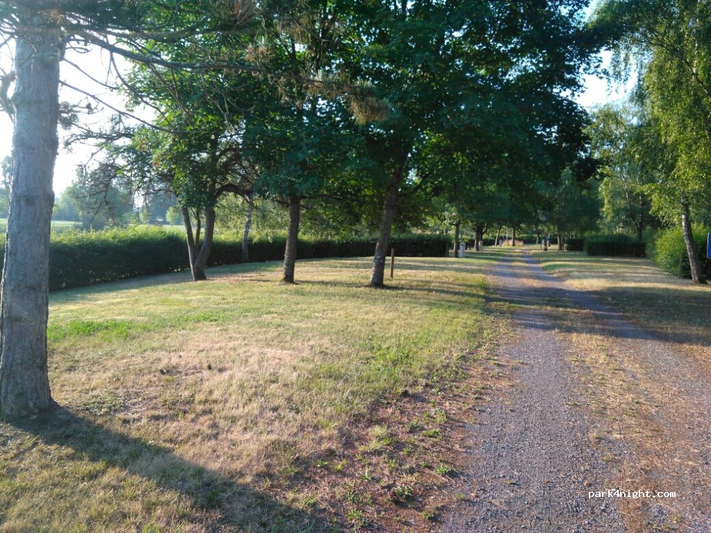 CAMPING DE MAGNIERES — foto