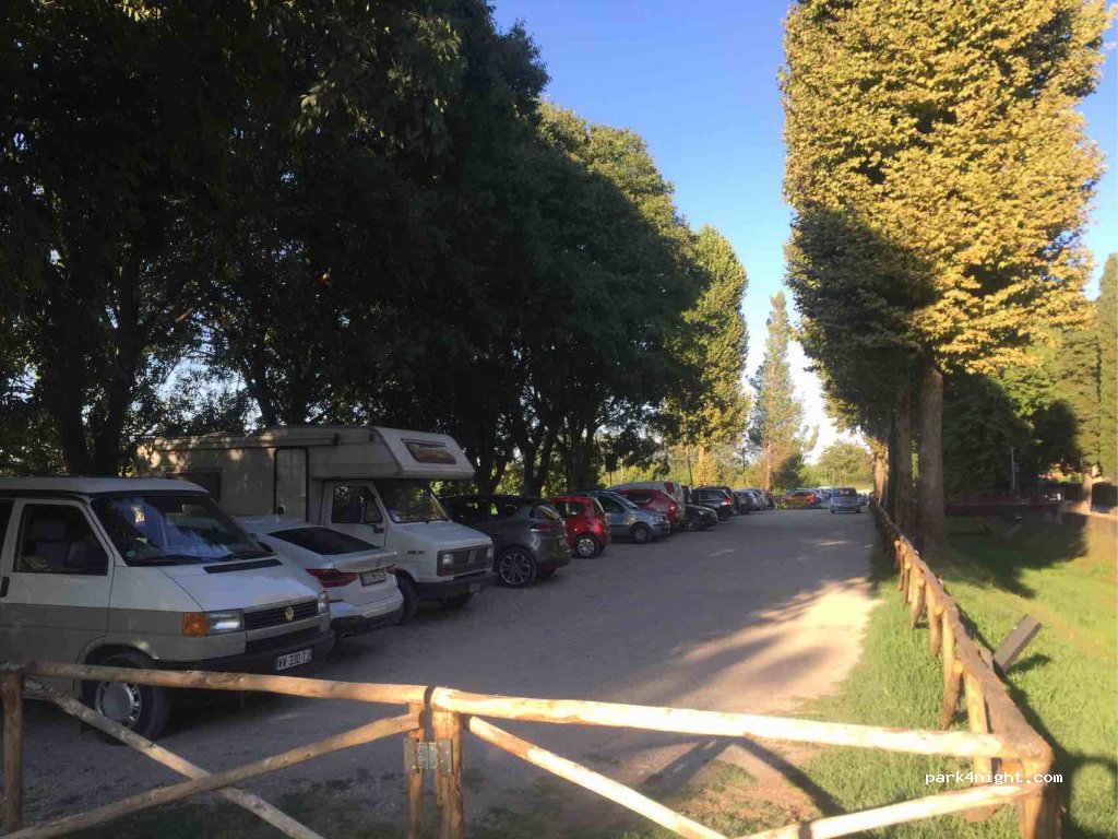 (56010) Vicopisano - 1 Piazza Selvatici — foto