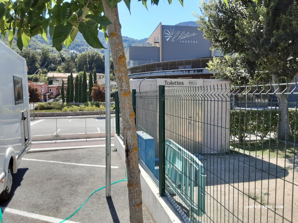 (06390) Contes - 42-160 Route de Châteauneuf-Villevieille — foto 3
