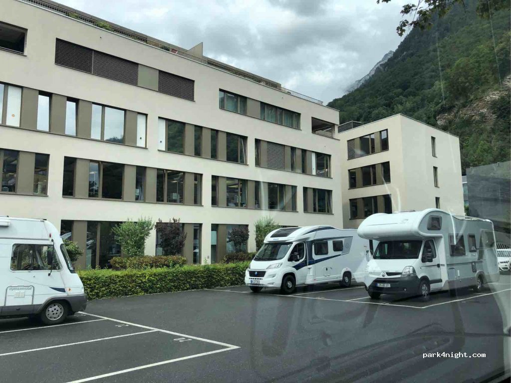 (9490) Vaduz - 30 Aeulestrasse — foto
