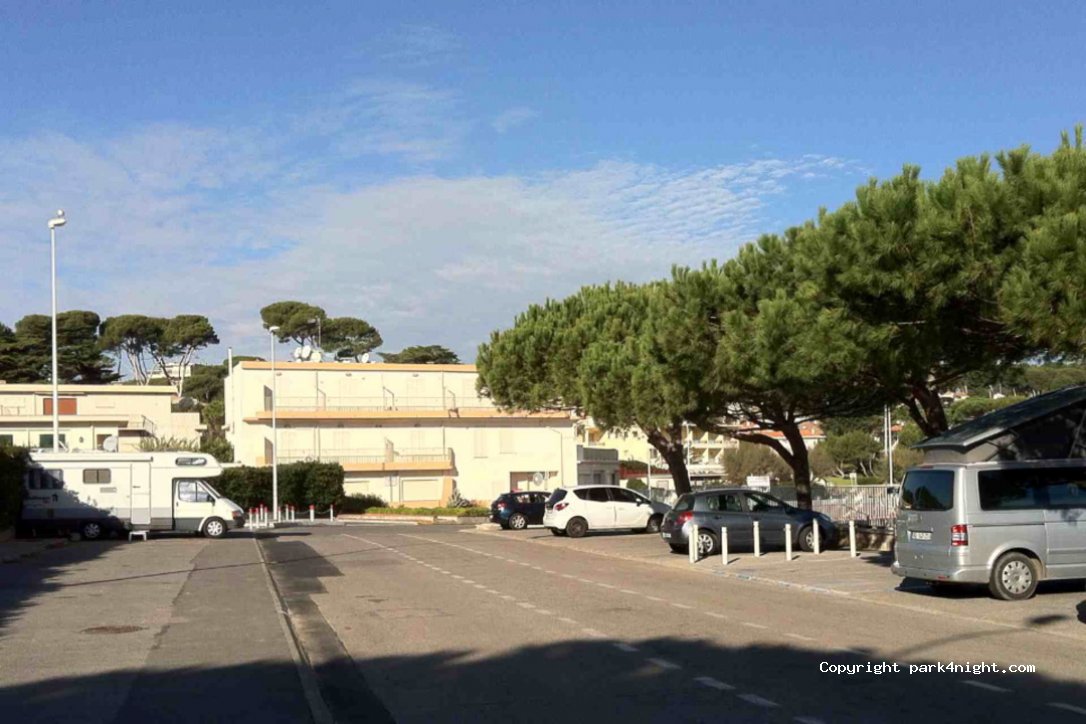 (06160) Antibes - 906-1040 Chemin de la Garoupe — foto