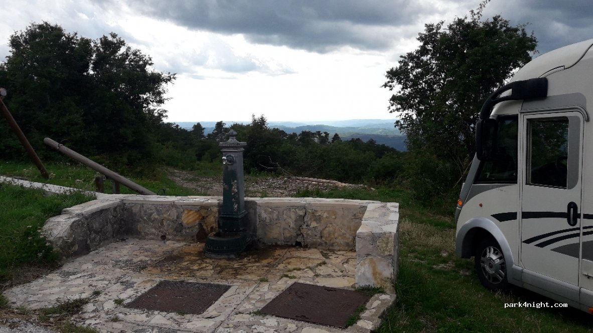 (51414) Vela Učka - Unnamed Road — foto