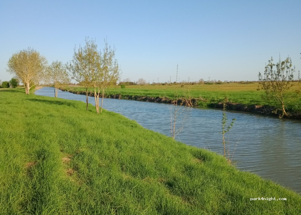 (85400) Luçon - Unnamed Road — foto 4