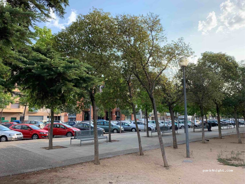 (17001) Girona - 28 Carrer Camp de Mart — foto