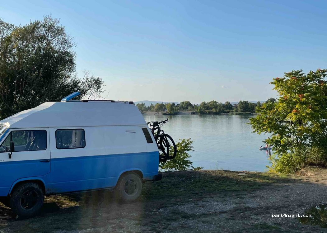 (903 01) Senec - Unnamed Road — foto