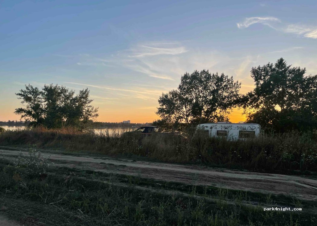 (903 01) Senec - Unnamed Road — foto 2