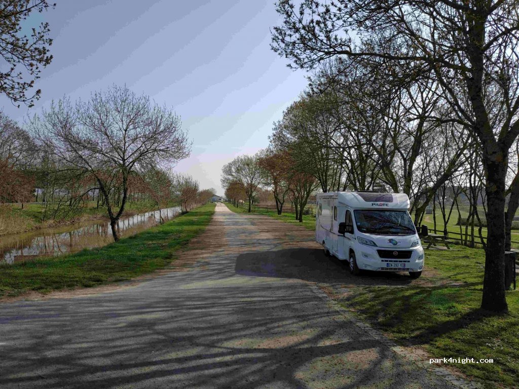 (33820) Saint-Ciers-sur-Gironde - 1 Port des Callonges — foto