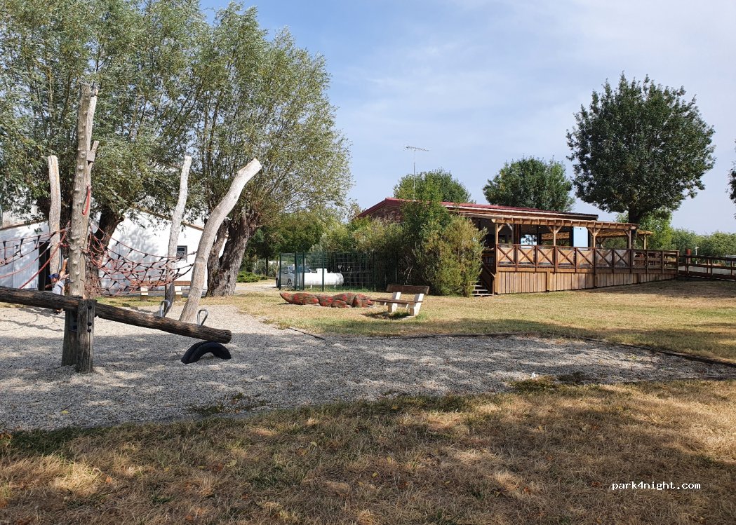 (33820) Saint-Ciers-sur-Gironde - 1 Port des Callonges — foto 3