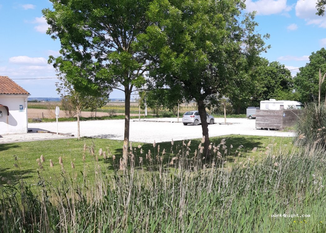 (33820) Saint-Ciers-sur-Gironde - 1 Port des Callonges — foto 4