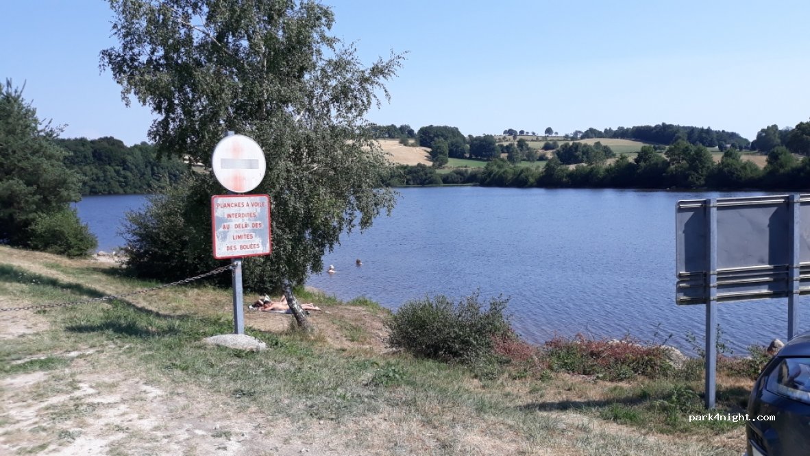 (12210) Montpeyroux - D213 — foto
