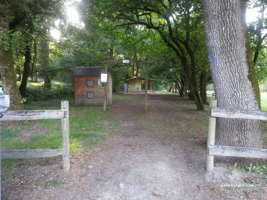 (33710) Prignac-et-Marcamps - Chemin du Moulin de Landard — foto 2