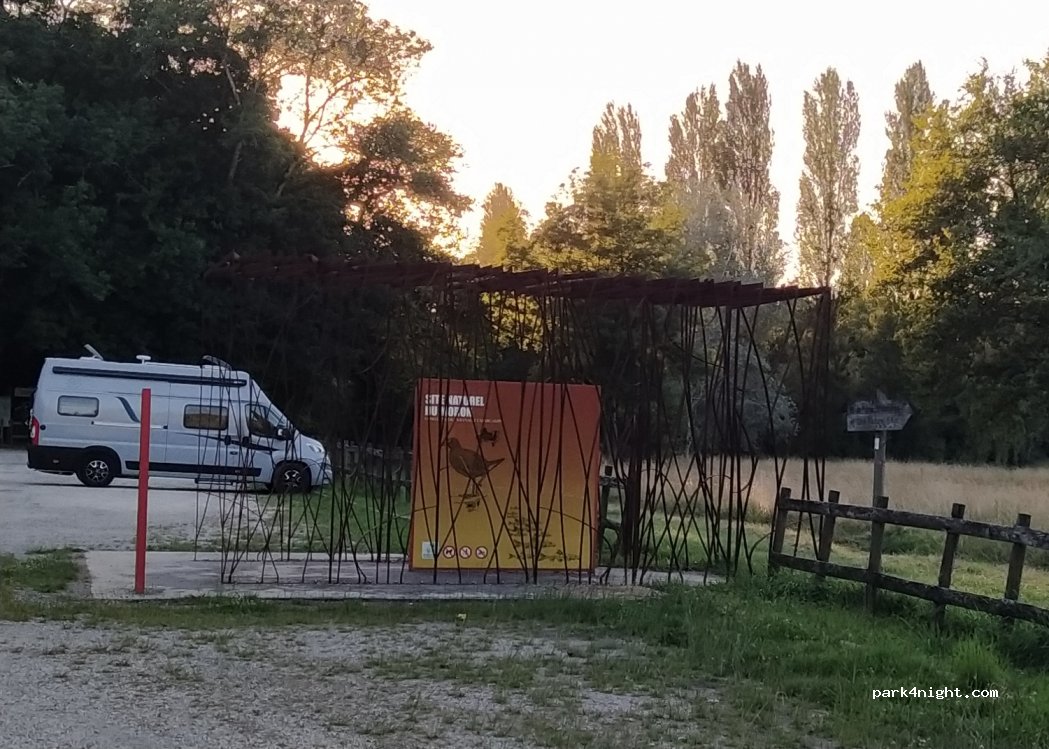 (33710) Prignac-et-Marcamps - Chemin du Moulin de Landard — foto 3